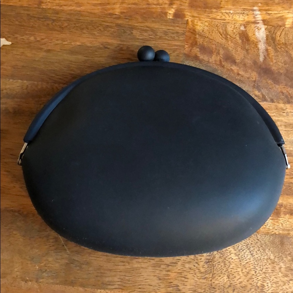 Beach rubber clutch
